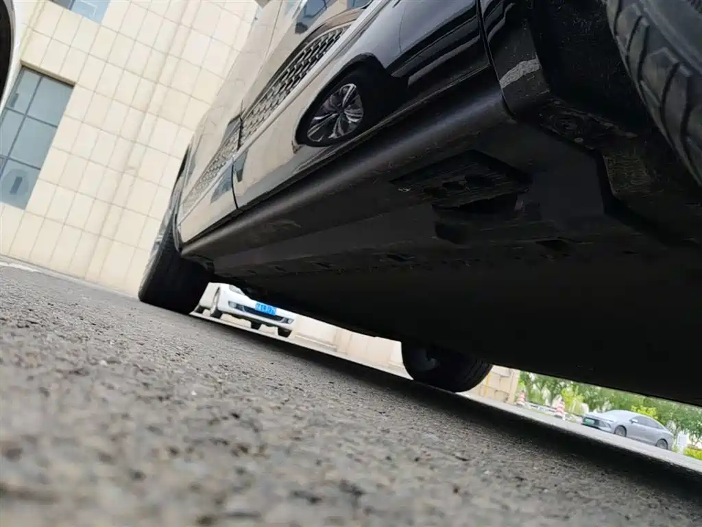 Hongqi E-HS9 2022 660km Qi Ling Edition (4-seater) фото 6