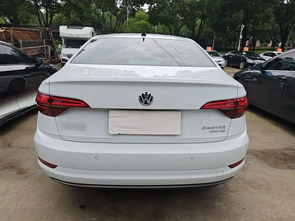 VOLKSWAGEN SAGITAR