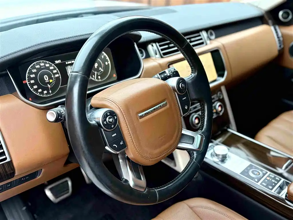 Фото 10 - Land Rover Range Rover