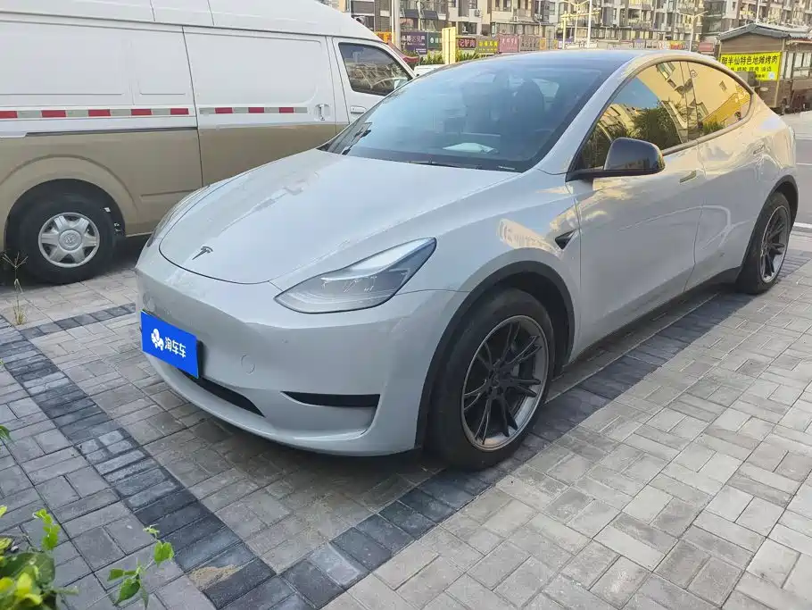 Photo 1 - Tesla Model Y
