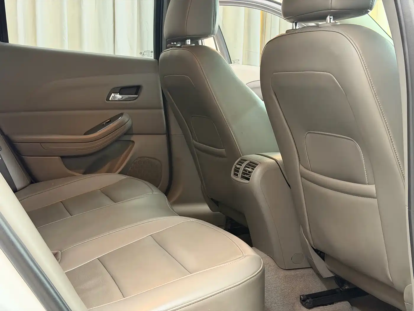 Chevrolet Malibu 2014 2.0L Automatic Luxury фото 12