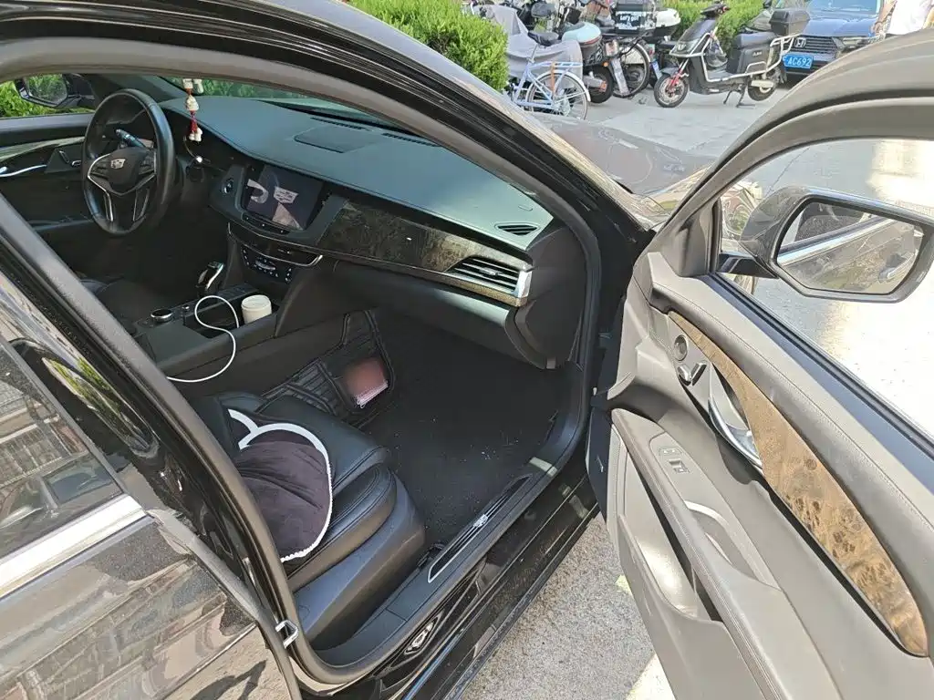 Cadillac CT6 2020 2019 28T Leading Sport Model