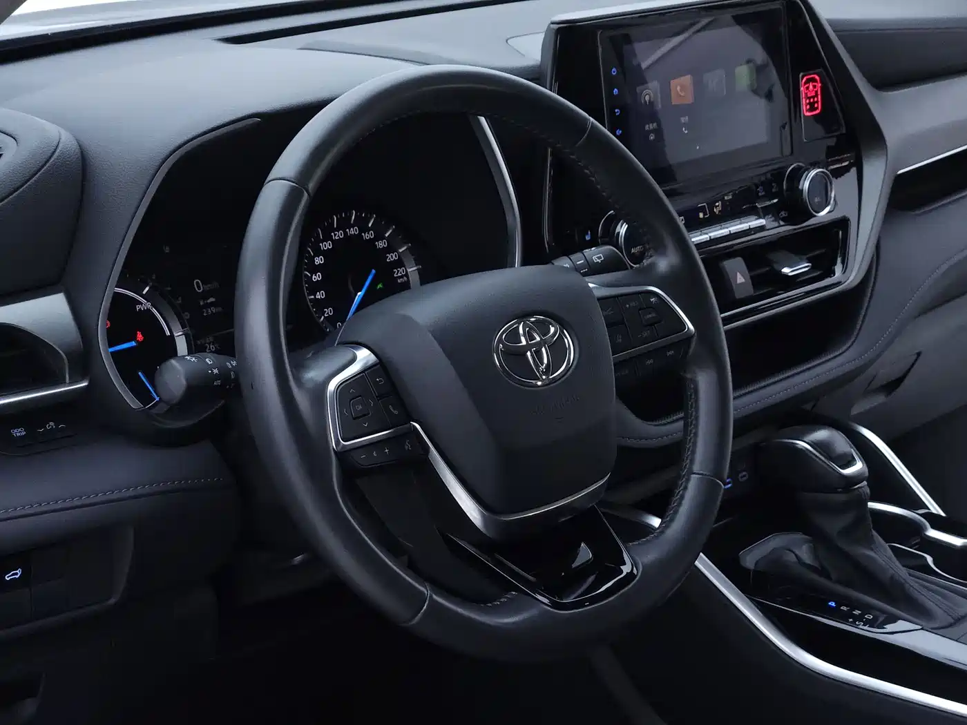 Фото 19 - Toyota Highlander