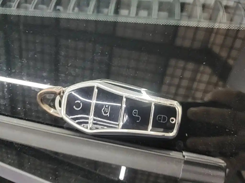 BYD Yuan PLUS 2024 Glory Edition 510KM Leading фото 9