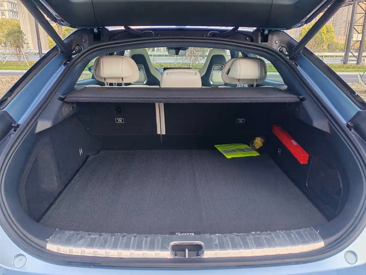 ZEEKR EXTREME KRYPTON 001