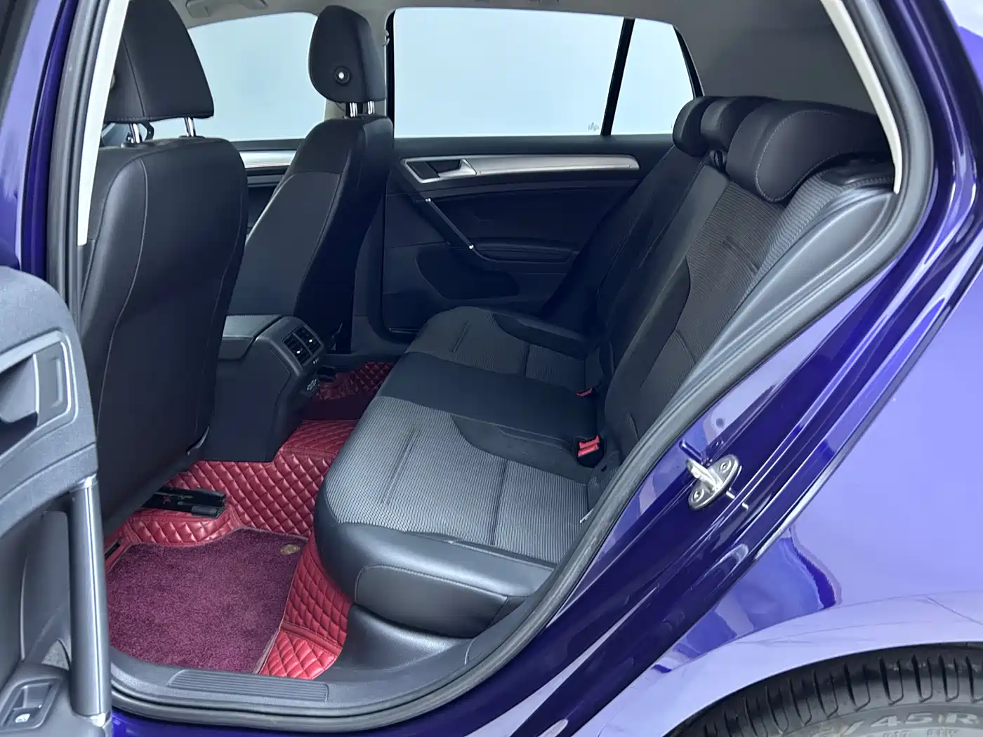Volkswagen Golf 2020 Beloved Edition 280TSI DSG Comfort фото 9