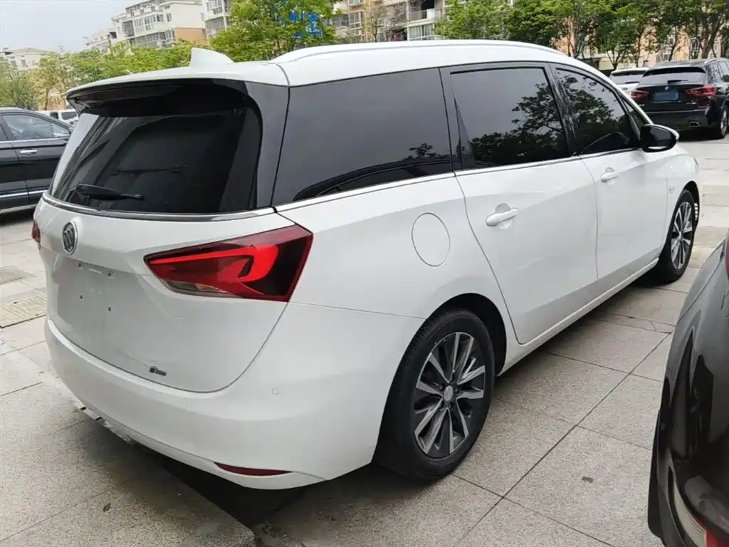 BUICK GL6