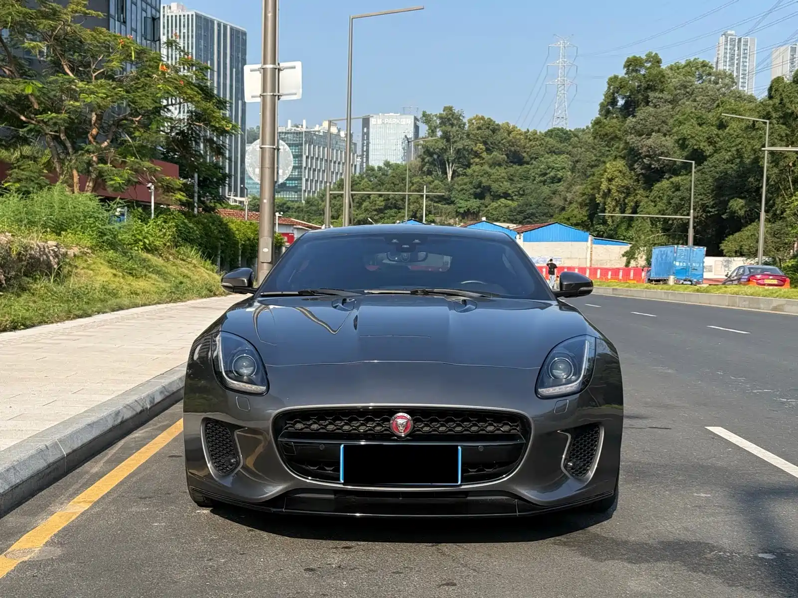 Фото 2 - Jaguar F-TYPE
