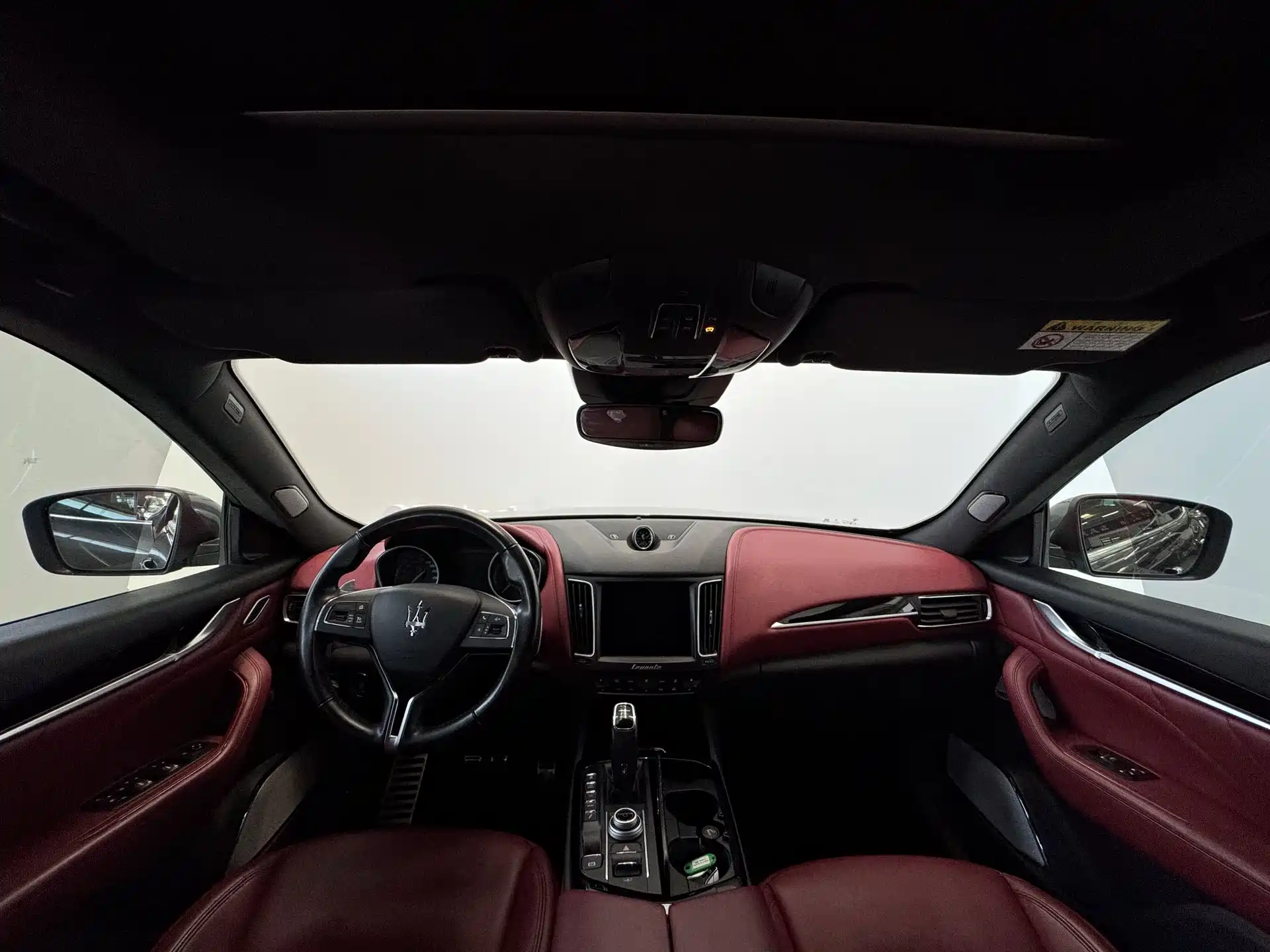 Photo 5 - Maserati Levante