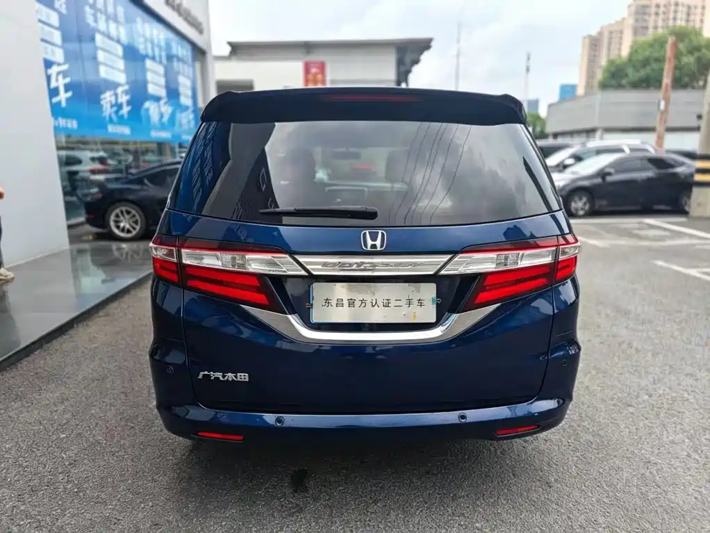 Фото 5 - Honda Odyssey