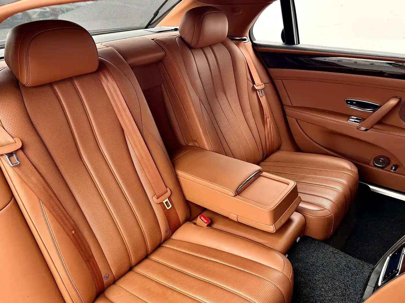 Bentley Flying Spur 2014 4.0T V8 Prestige Edition фото 5