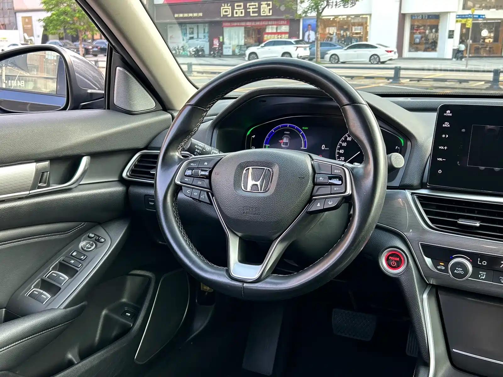 Фото 13 - Honda Accord