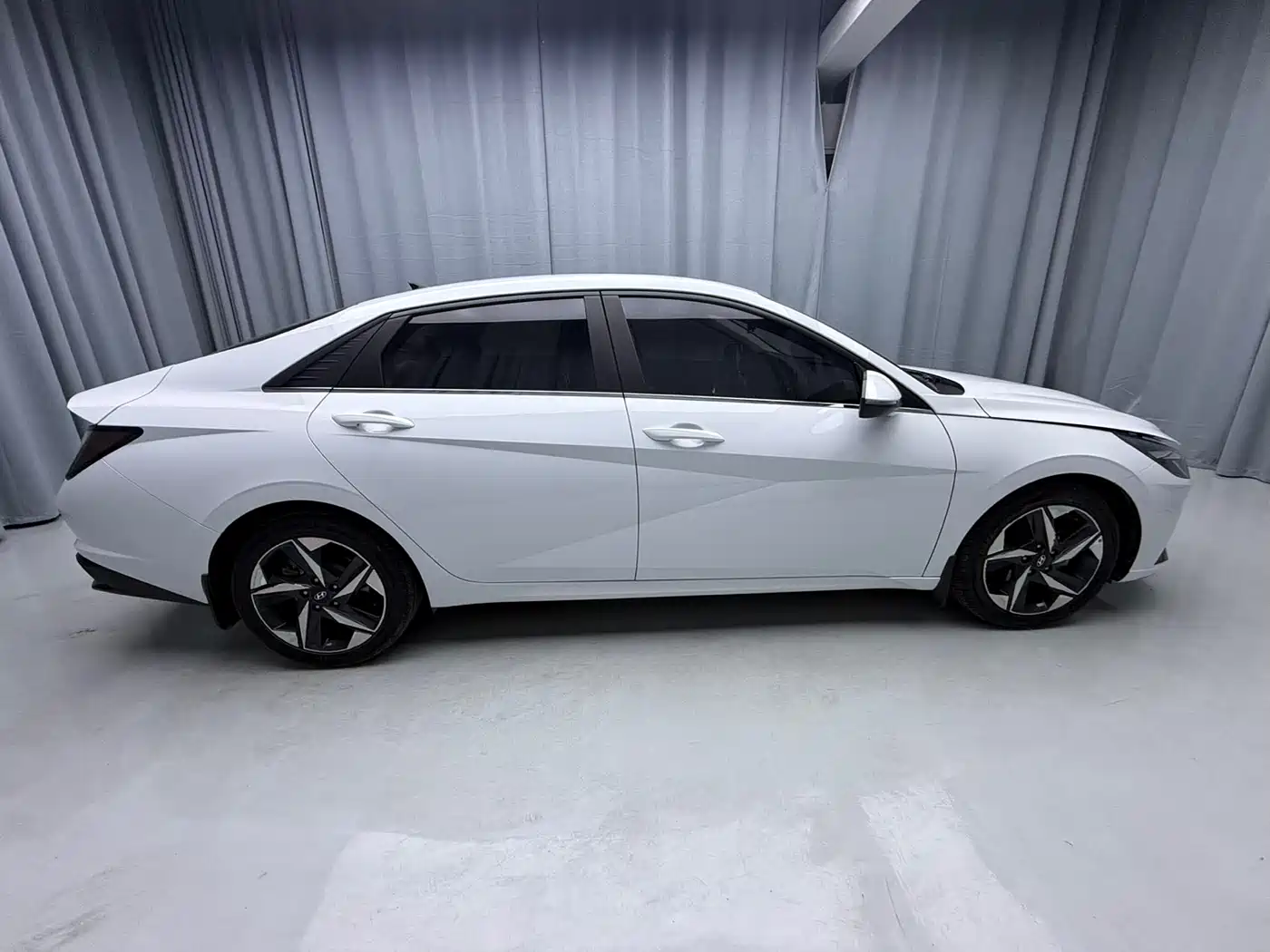 Hyundai Elantra 2022 1.5L CVT GLX Elite Edition фото 7