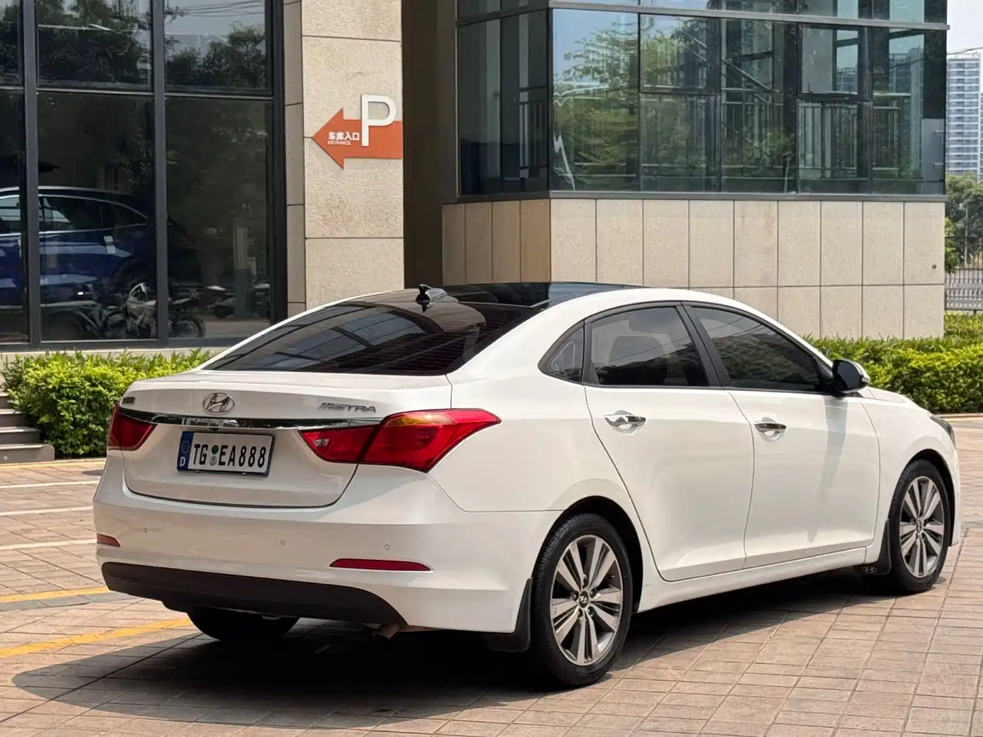 Hyundai Mistra 2016 1.8L Automatic Smart GLS фото 6