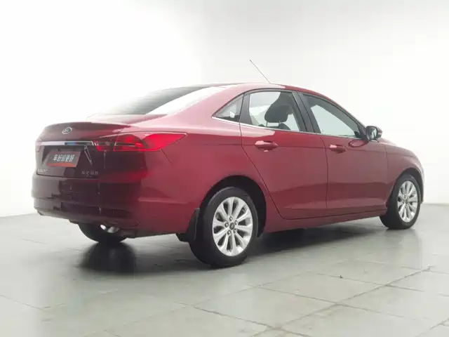 Ford Escort 2015 1.5L Automatic Fashion — фото 2