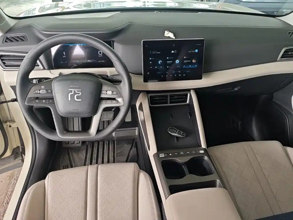 BYD Yuan UP 2025 2025 Model 301KM Navigator