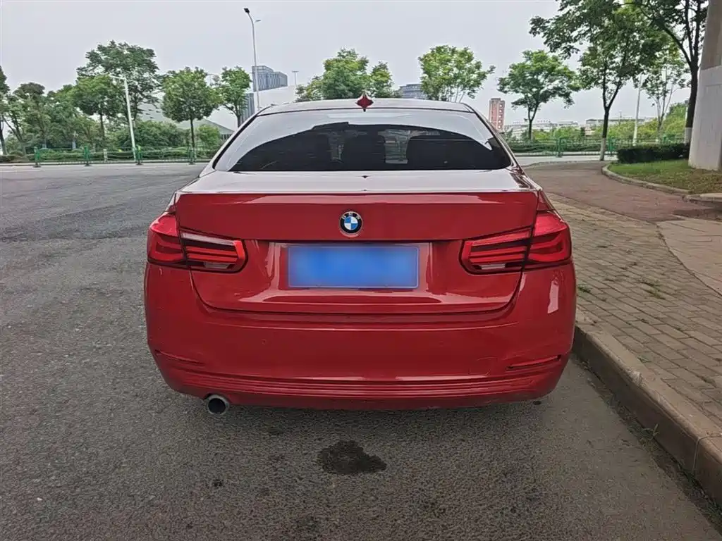 صورة 6 - BMW 3 Series