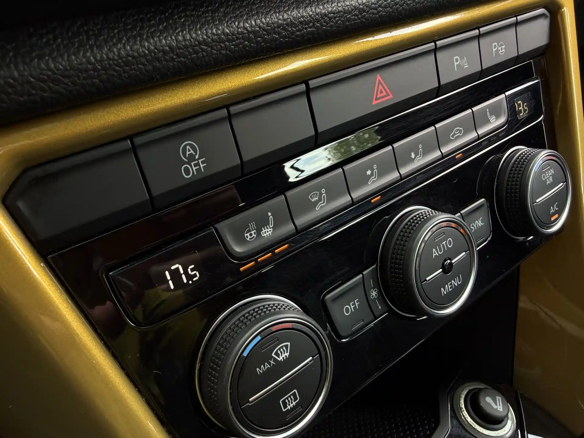 Photo 10 - Volkswagen T-ROC