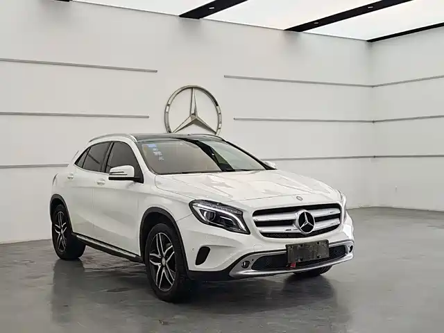 Mercedes-Benz GLA 2016 GLA 200 Fashion — фото 3