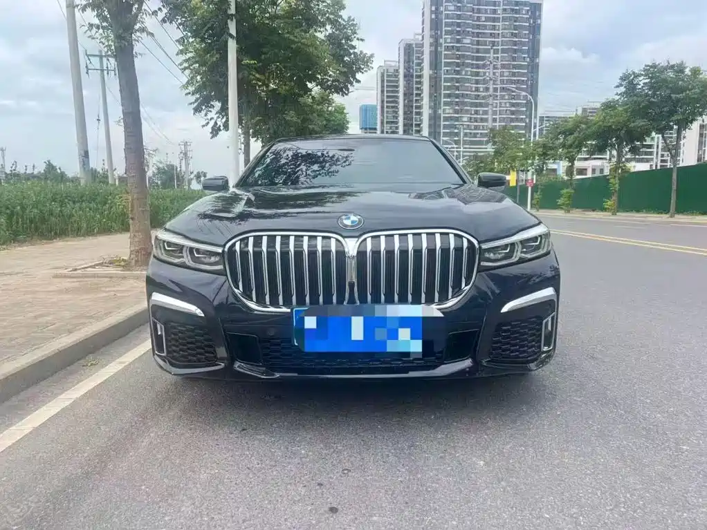 Фото 1 - BMW 7 Series
