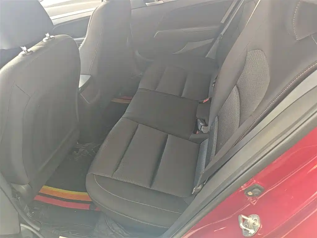 Hyundai Elantra 2016 Model 1.6L Automatic Smart Elite фото 17
