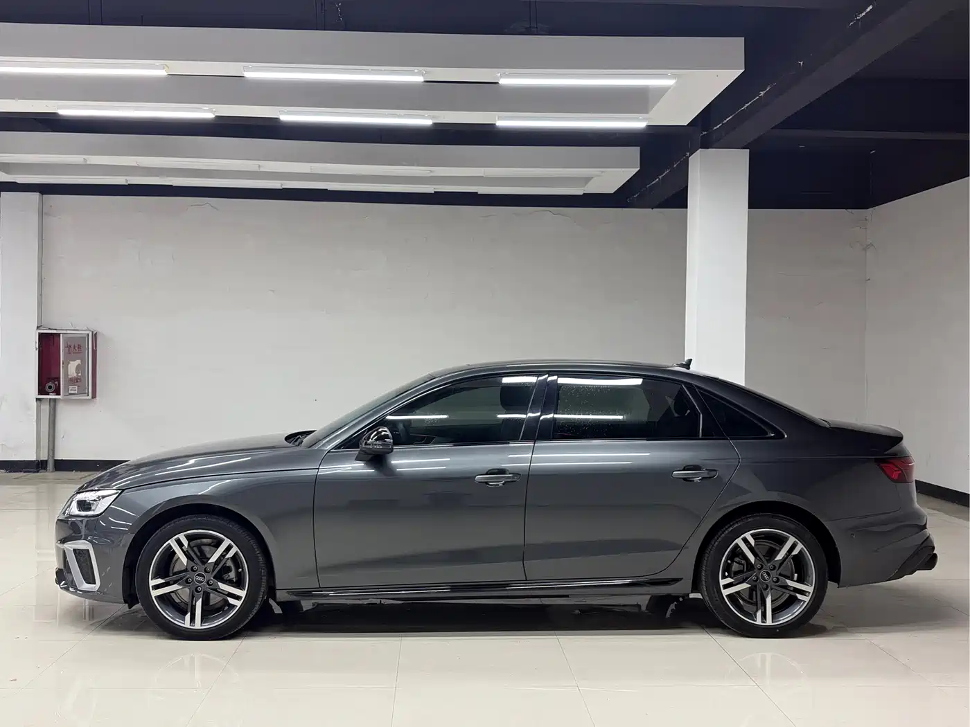 Audi A4L 2023 40 TFSI Luxury Sport фото 6