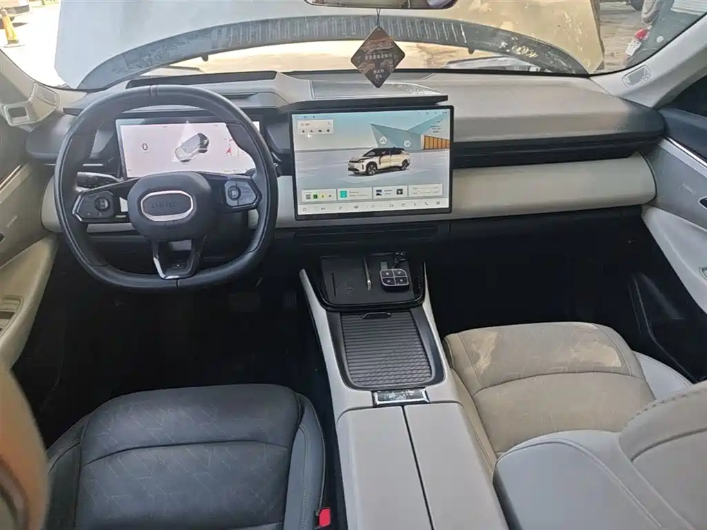 Lynk & Co 08 EM-P 2023 220km 4WD Performance Halo фото 10