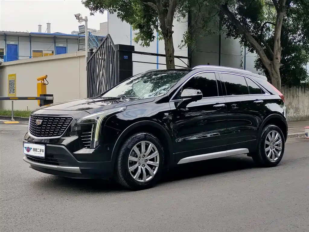 Cadillac XT4 2021 28T FWD Premium Edition