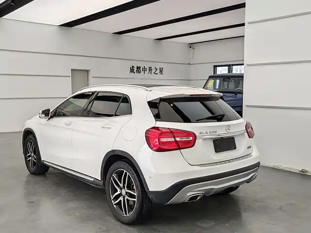 Mercedes-Benz GLA 2016 GLA 200 Fashion — фото 5
