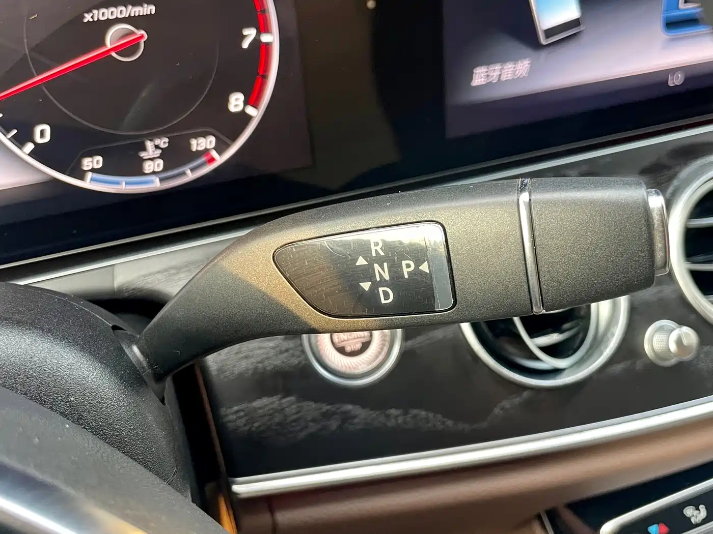 Фото 20 - Mercedes-Benz E-Class