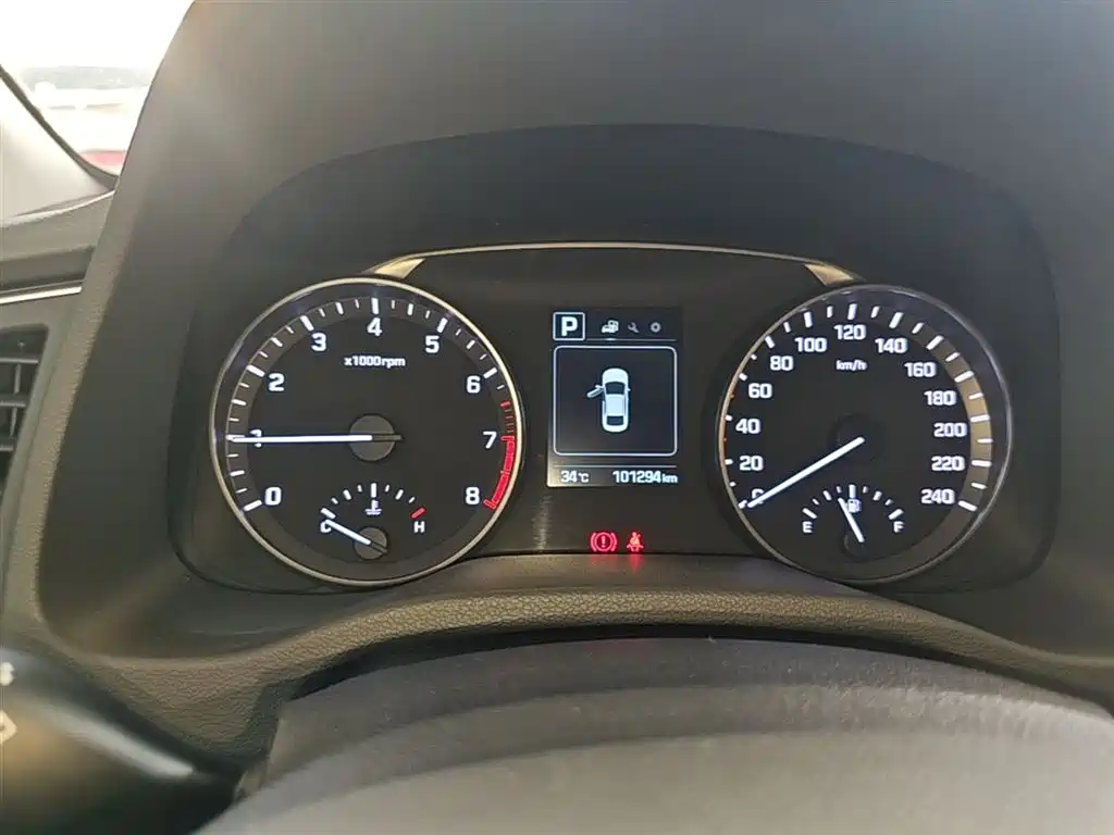 Hyundai Elantra 2016 Model 1.6L Automatic Smart Elite фото 12