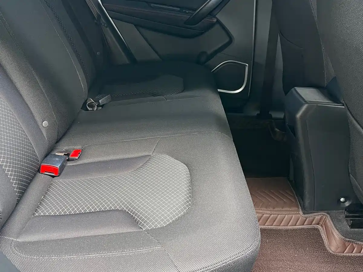 FAW Senya R7 2017 2017 Model 1.6L Manual Comfort