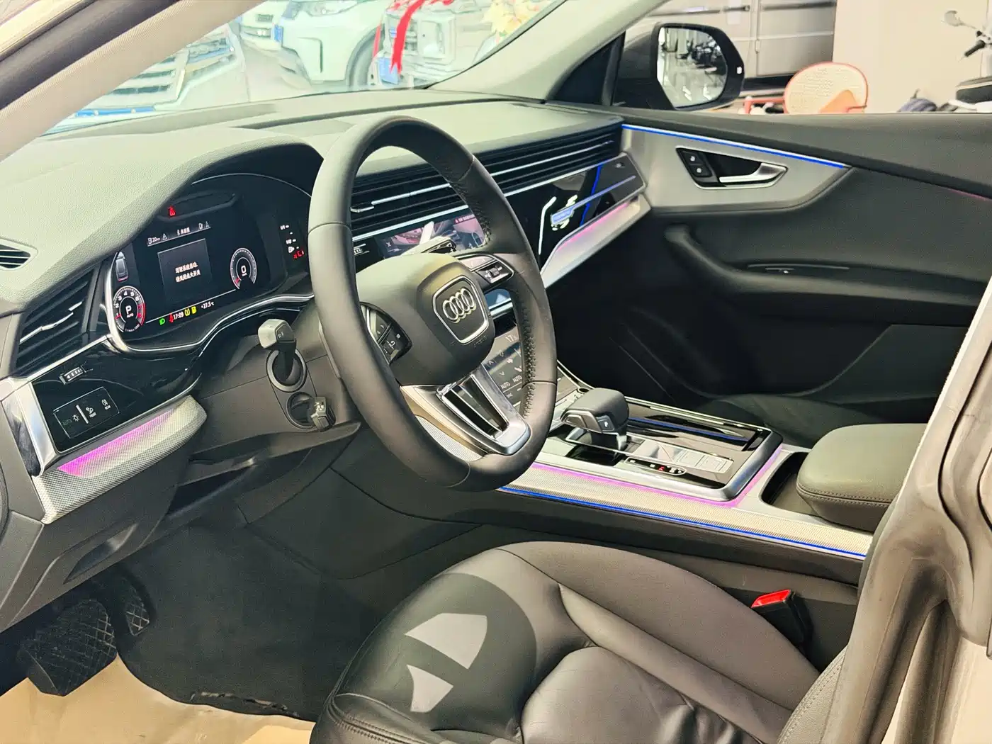 Фото 6 - Audi Q8