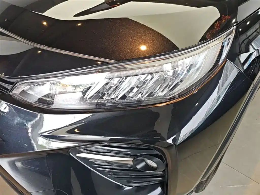Toyota Wildlander 2023 2.0L CVT FWD LE фото 24