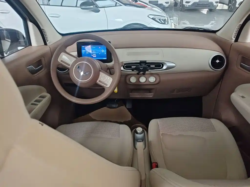 Photo 10 - Wuling Motors Hongguang MINIEV