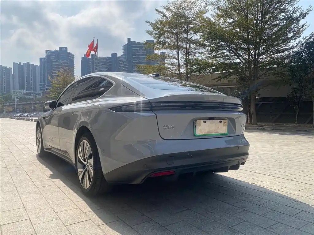 NIO NIO ET5