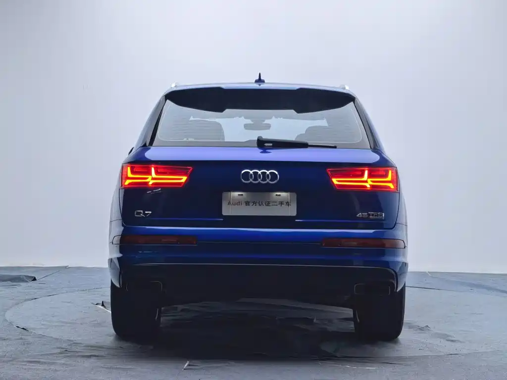 Фото 6 - Audi Q7