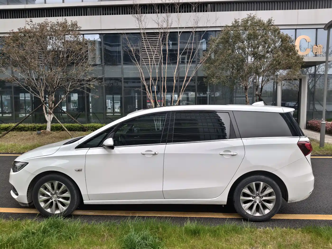 Buick GL6 2019 18T 6-seat Connected Luxury China VI фото 6