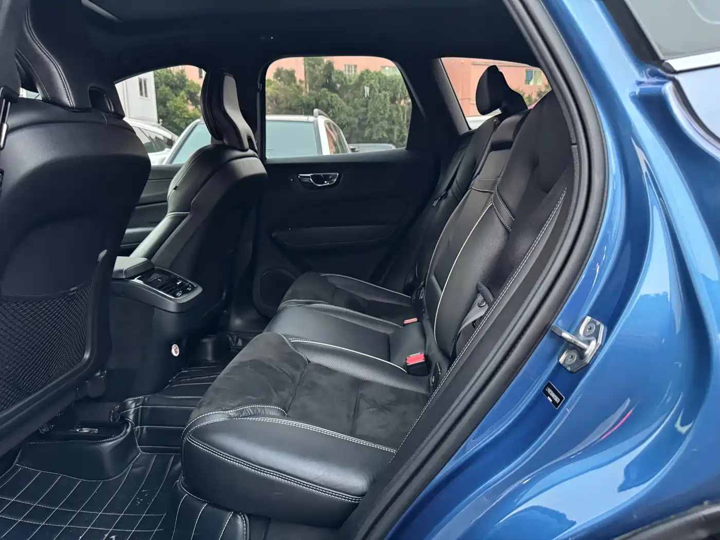Фото 11 - Volvo XC60