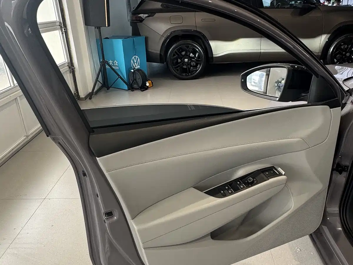 Photo 6 - Volkswagen Lavida