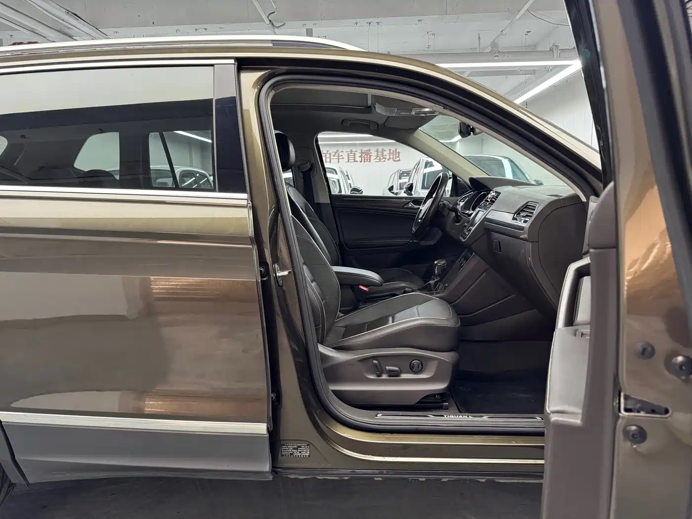 Volkswagen Tiguan L 2017 380TSI Automatic 4WD Ultimate Flagship Edition фото 6