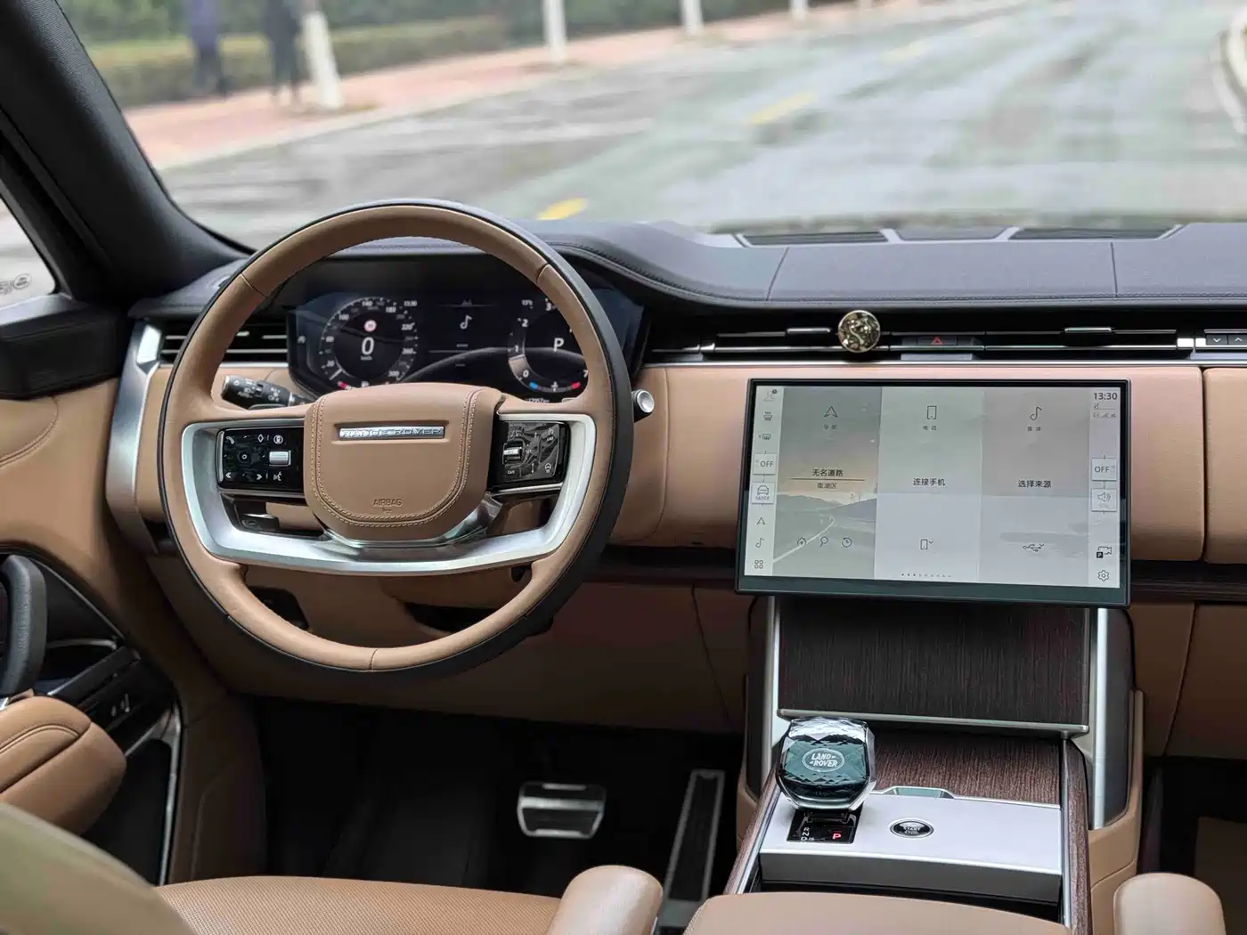 Land Rover Range Rover 2024 3.0 L6 400PS Genesis Extended фото 6