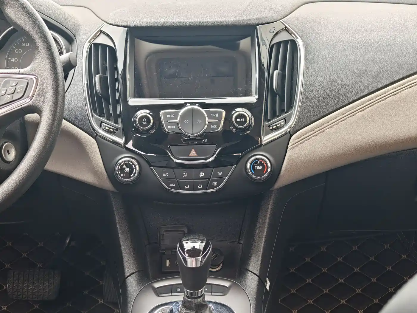 Chevrolet Cruze 2015 1.5L Automatic Luxury Edition фото 7