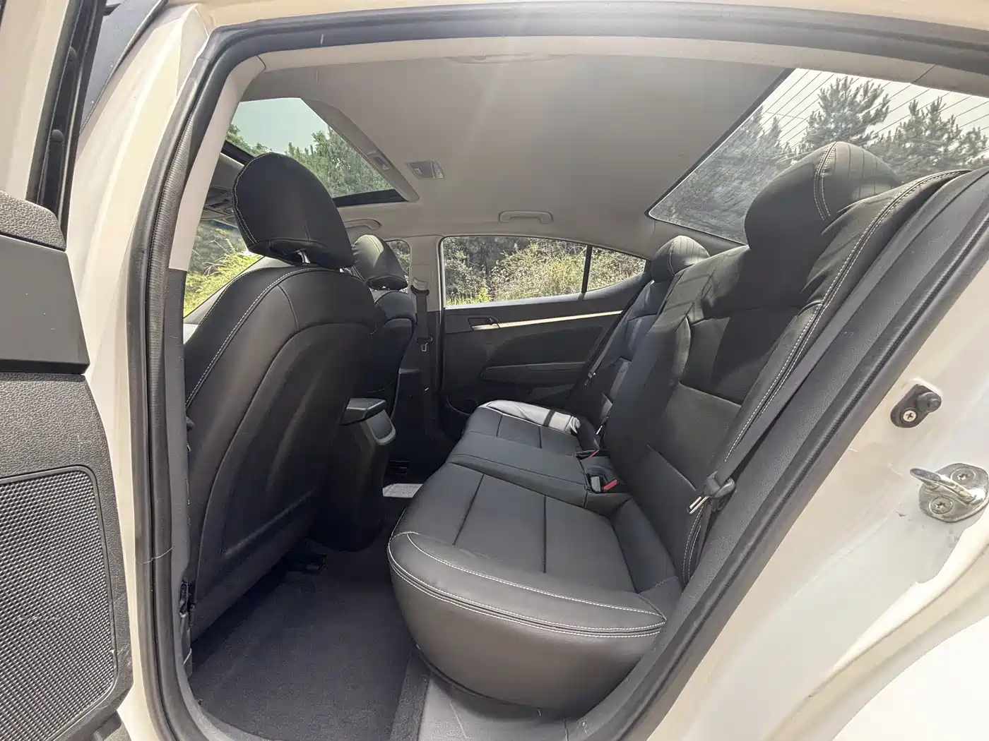 Hyundai Elantra 2016 Model 1.6L Automatic Smart Elite фото 8