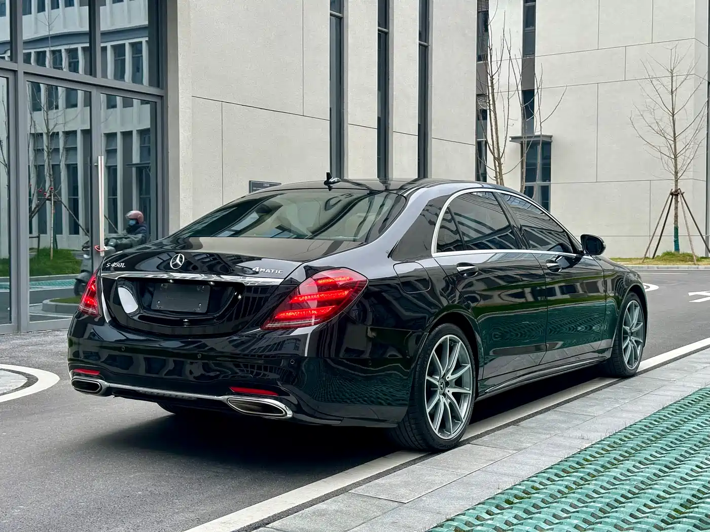 Mercedes-Benz S-Class 2020 S 450 L 4MATIC Collector's Version фото 24