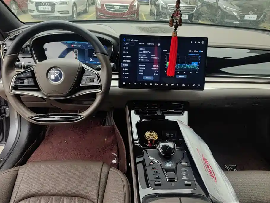 BYD Han 2023 DM-i Champion Edition 121KM Premium фото 12