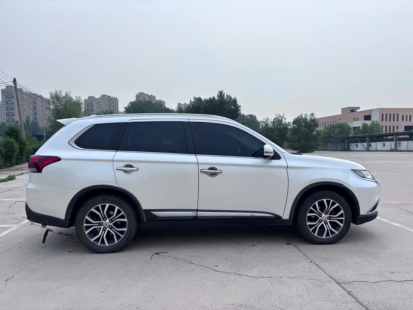 Mitsubishi Outlander 2016 2.4L 4WD Elite Edition 5-seater фото 8