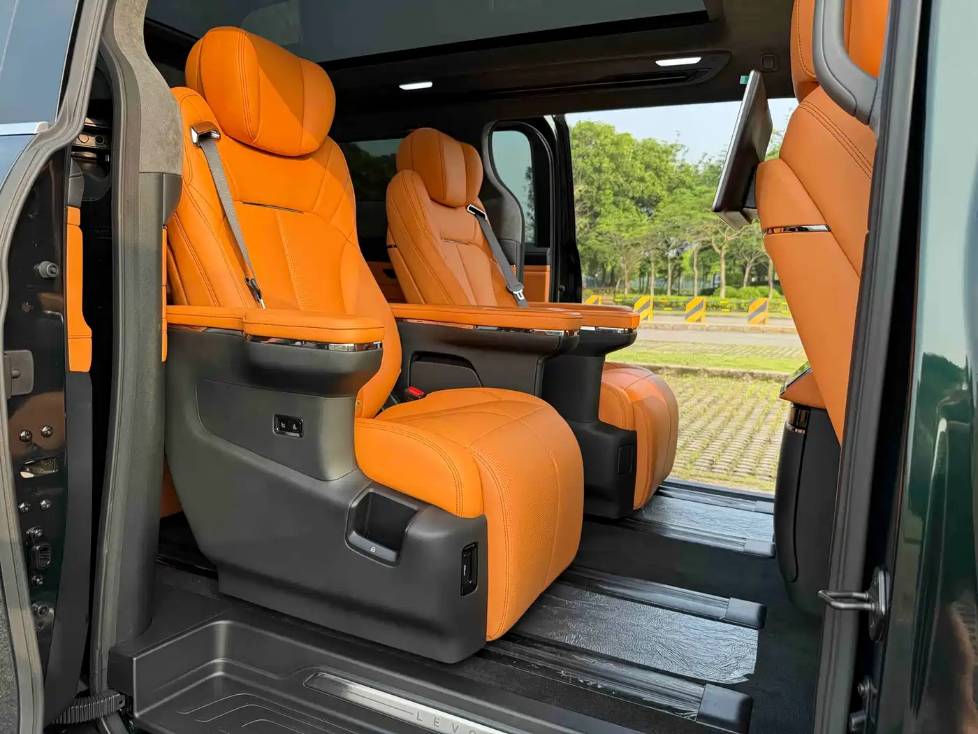 Geely Galaxy Yizhen L380 2025 Model 805km Flagship Edition AWD фото 16