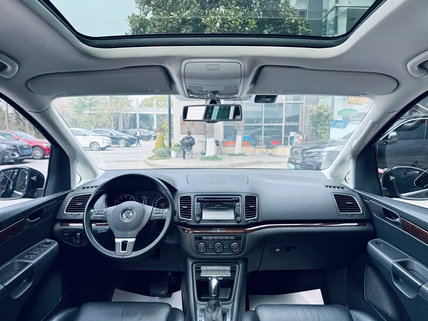 Volkswagen Sharan 2015 1.8TSI Comfort фото 13