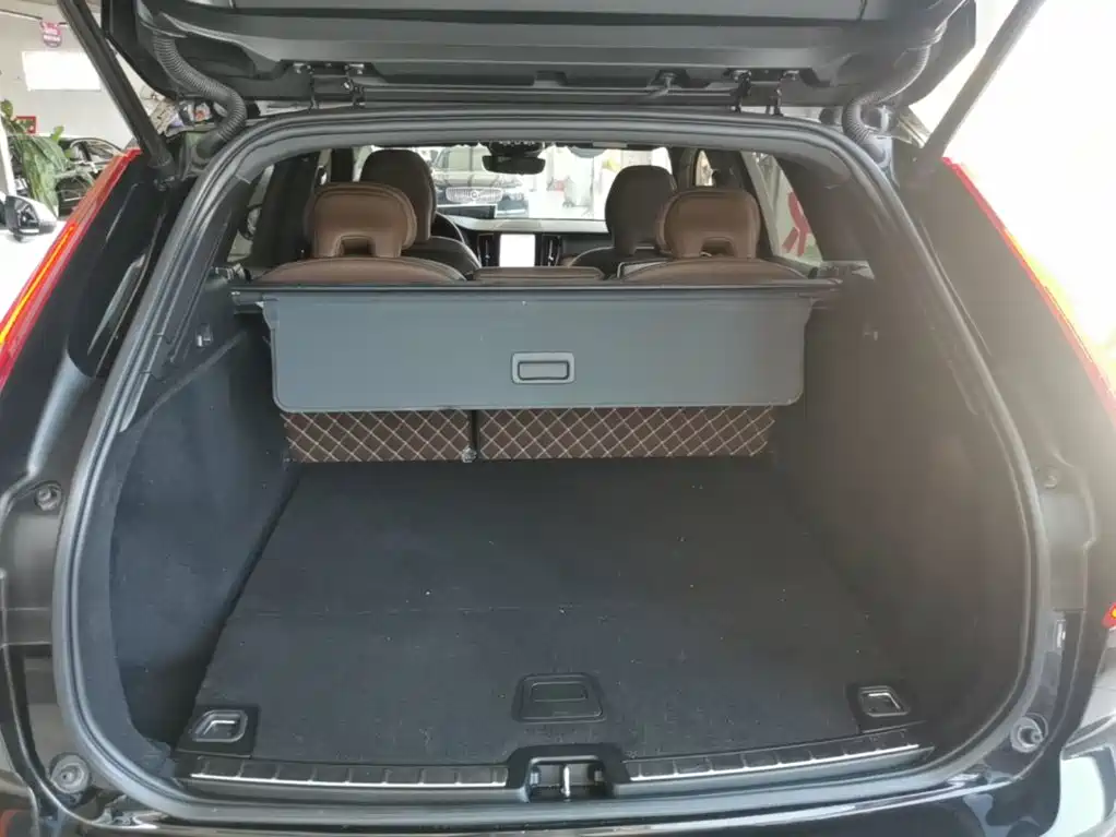 Volvo XC60 Plug-in Hybrid 2023 2024 T8 PHEV Long Range AWD Smart Elite Luxury Edition